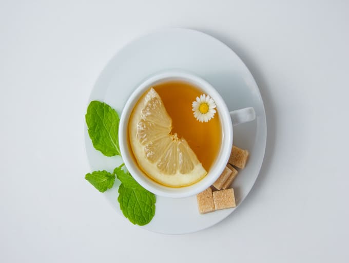 कैमोमाइल की चाय की मदद से तनाव को कम करे 